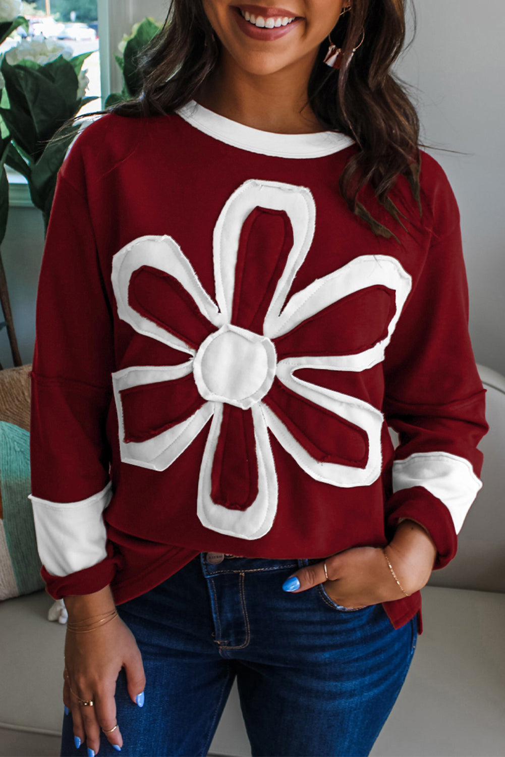Red Dahlia Cheerful Daisy Flower Patched Round Neck Long Sleeve Women's Top