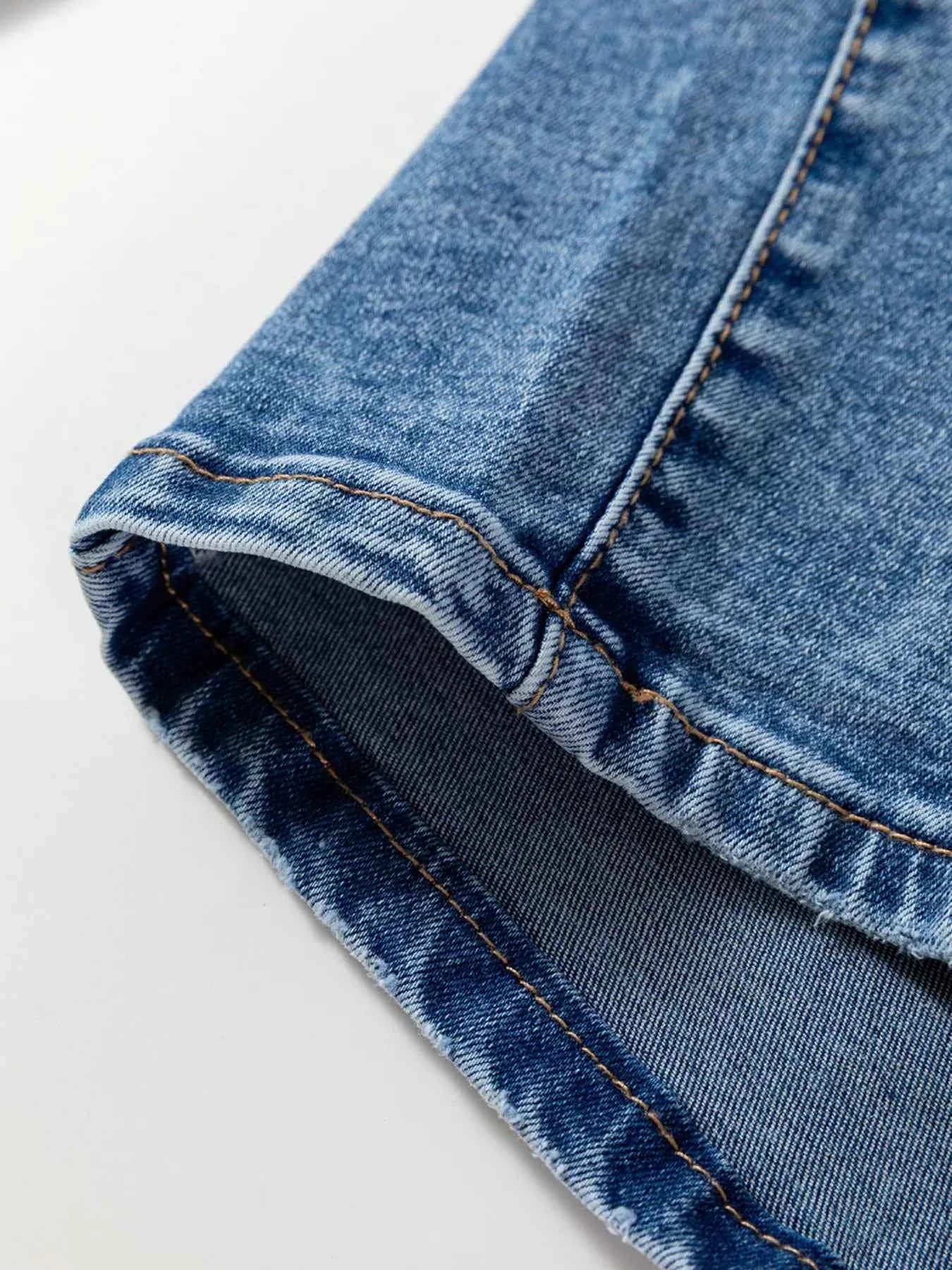 Seam Detail Loose Fit Cropped Jeans