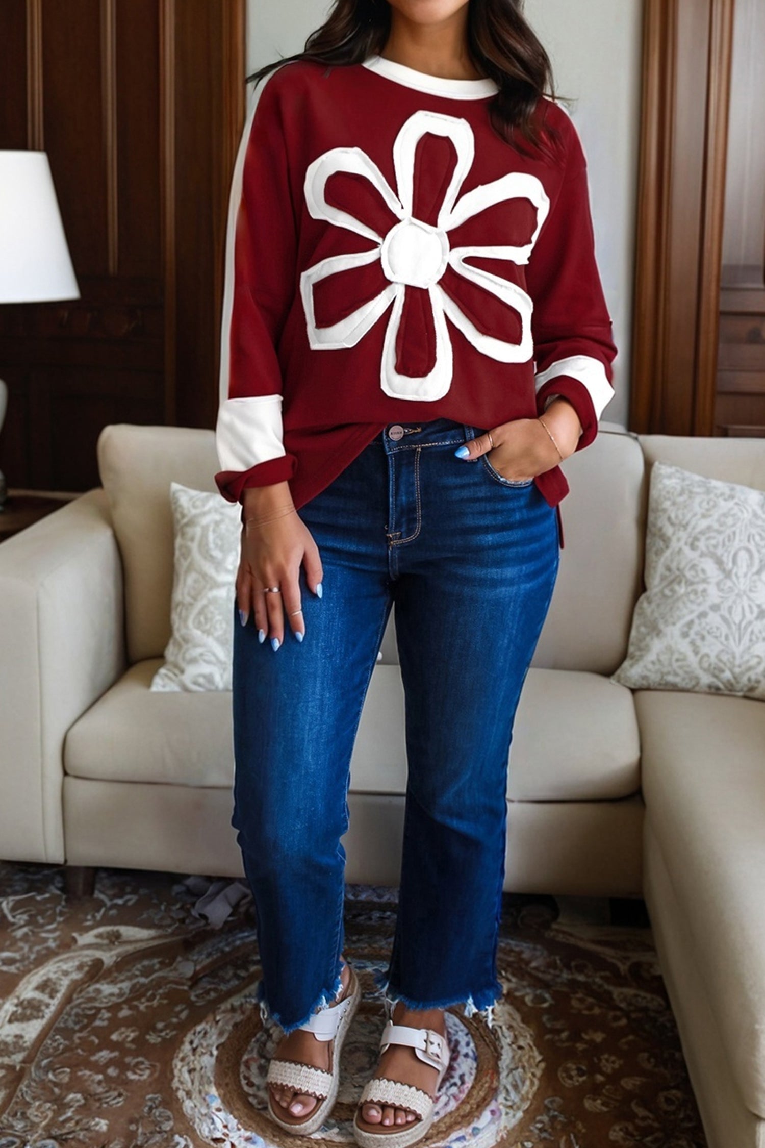 Red Dahlia Cheerful Daisy Flower Patched Round Neck Long Sleeve Women's Top