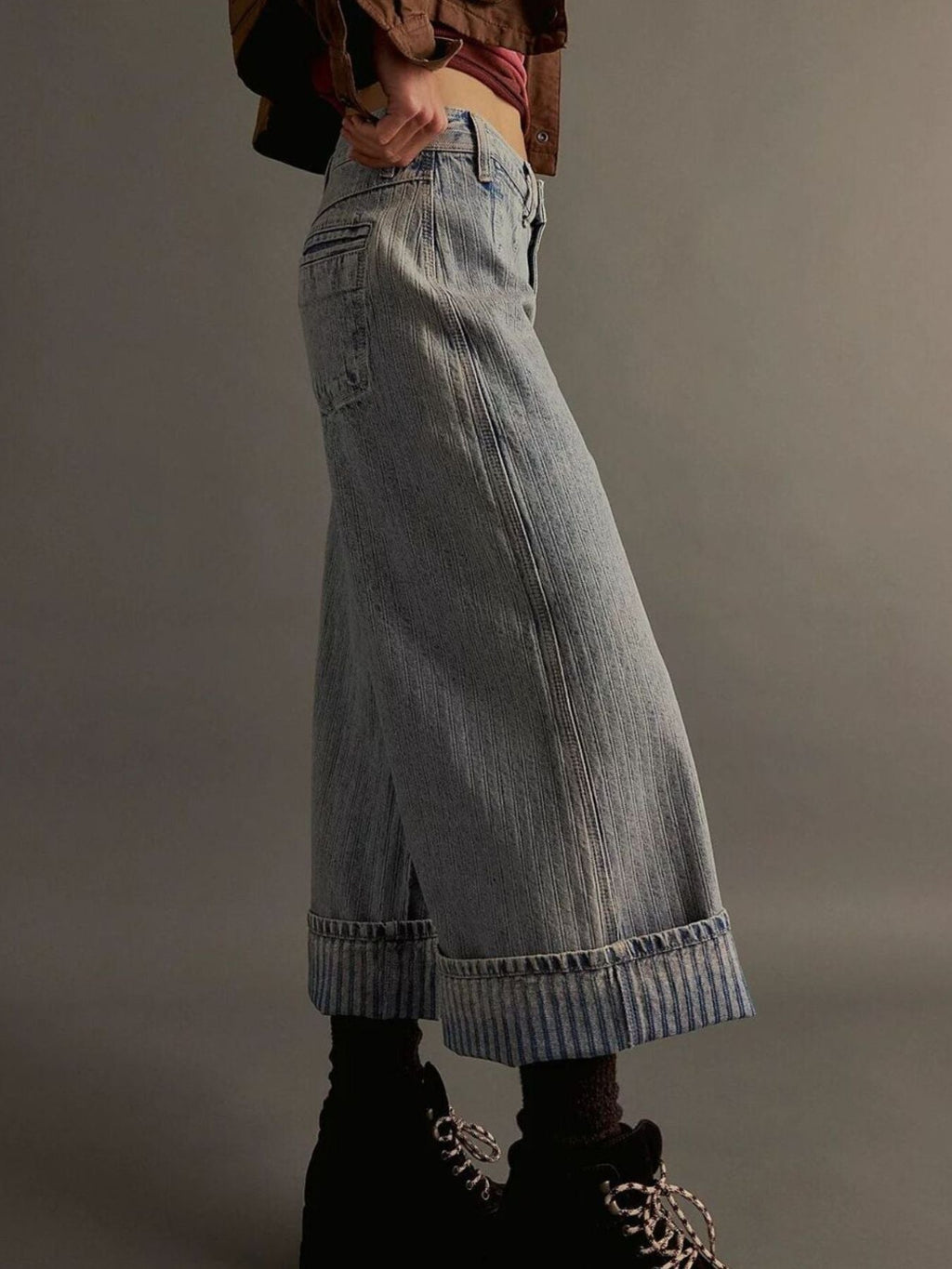 Wide-Leg Cropped Jeans in Light Blue Denim