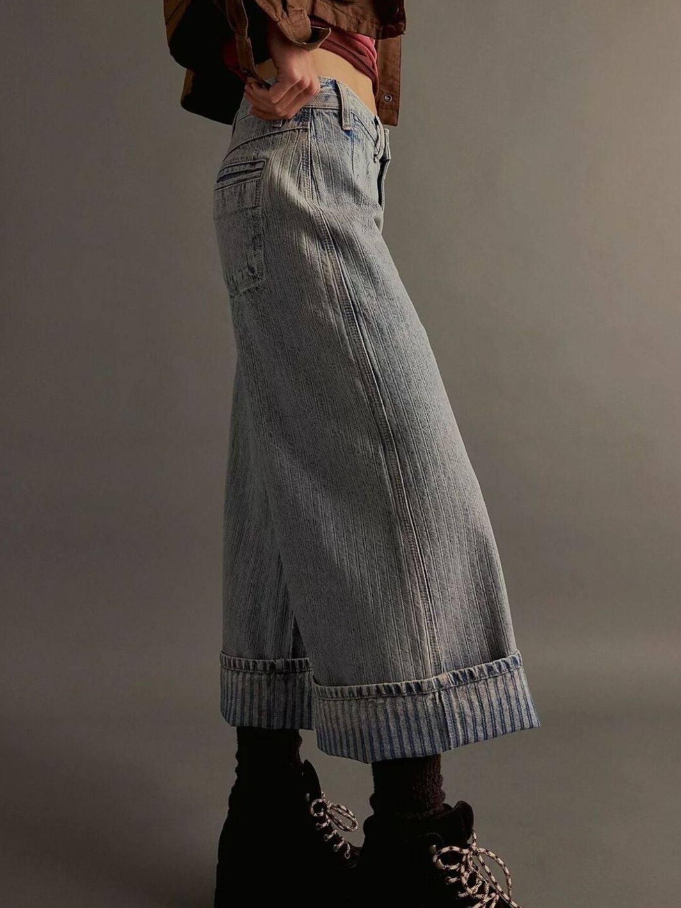 Wide-Leg Cropped Jeans in Light Blue Denim