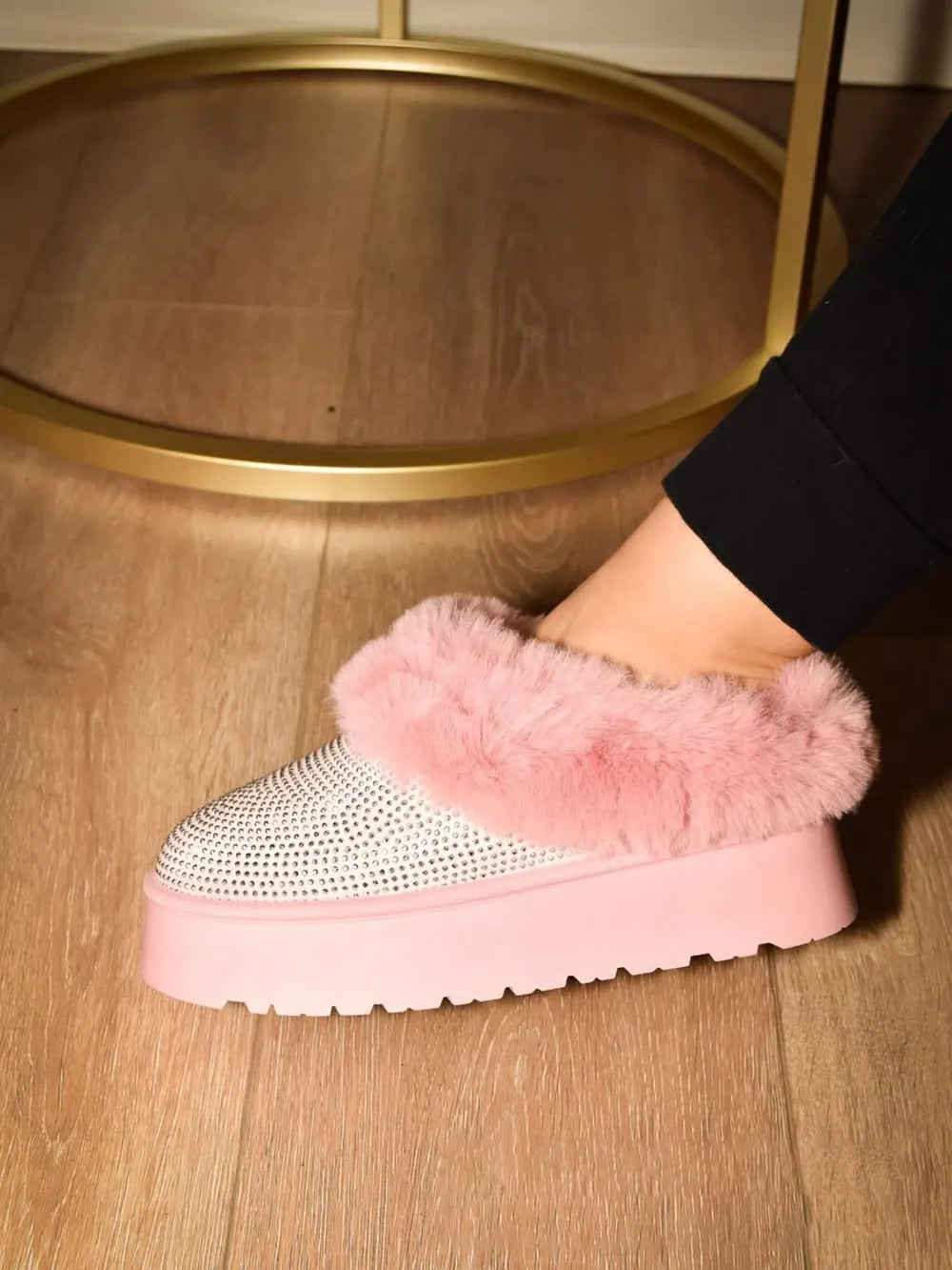 WILD DIVA Embellished Faux Fur Platform Slippers – Pink Rhinestone