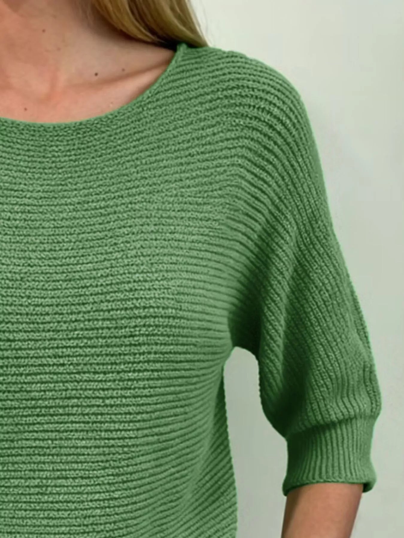 White Ribbed Knit Round Neck Sweater Half Sleeve Pullover