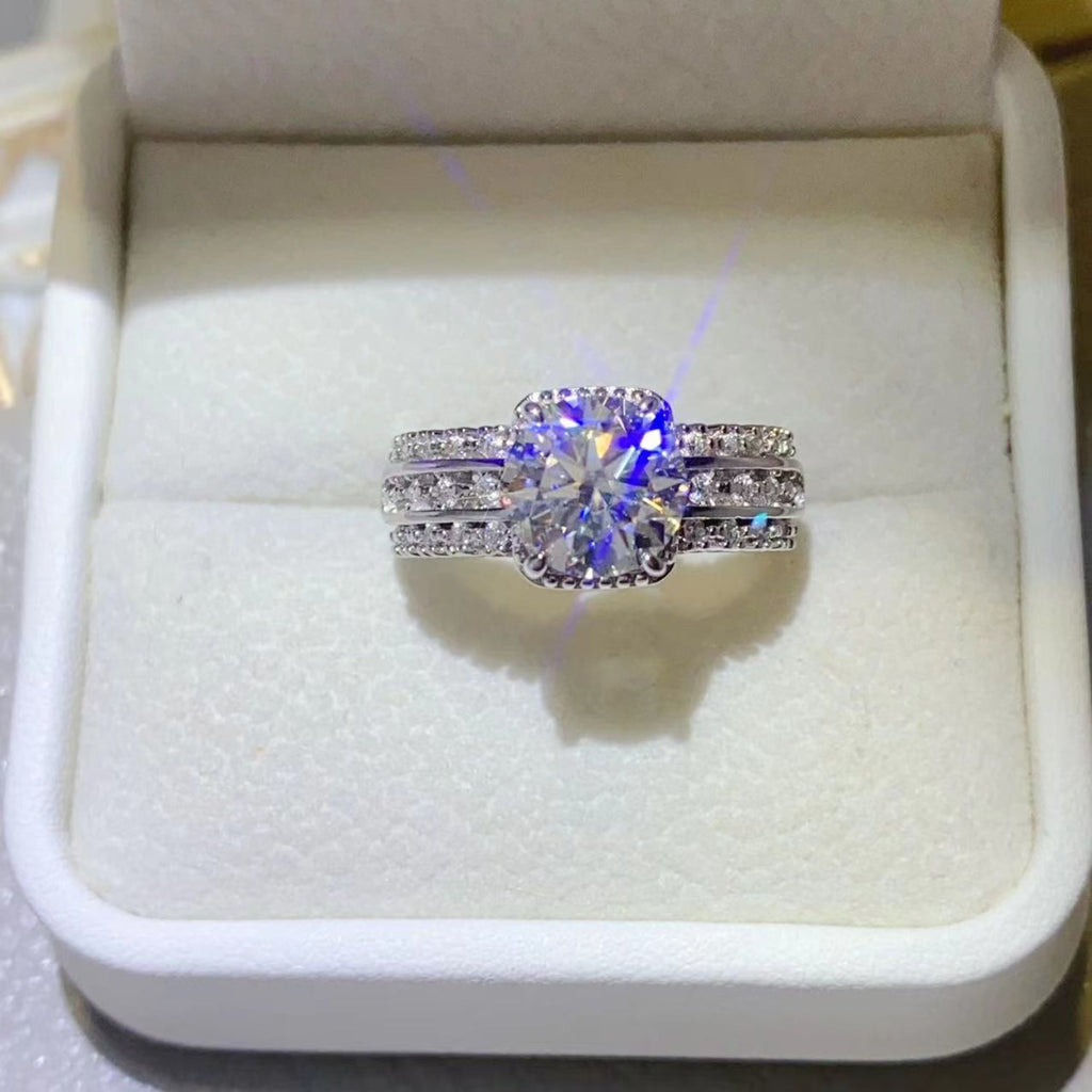 2 Carat Brilliant Round Cut Sparkala™ Pure Sterling Silver Banded Ring
