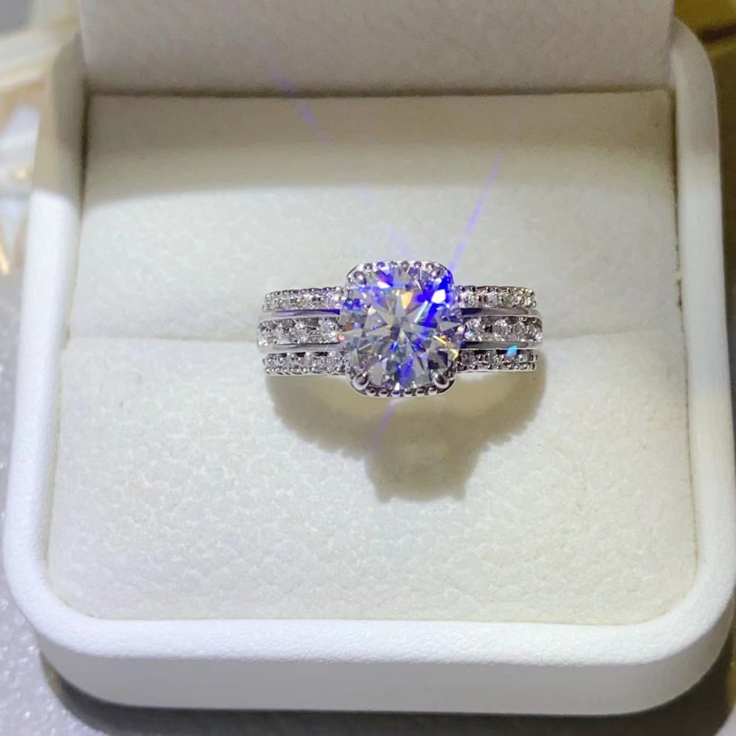 2 Carat Brilliant Round Cut Sparkala™ Pure Sterling Silver Banded Ring