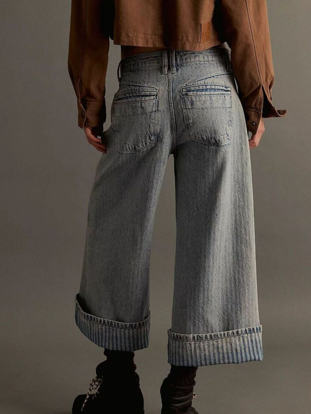 Wide-Leg Cropped Jeans in Light Blue Denim