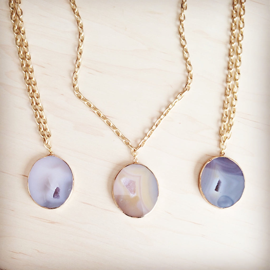 **Matte Gold Gilded Agate Pendant on Gold Chain Necklace 257kj