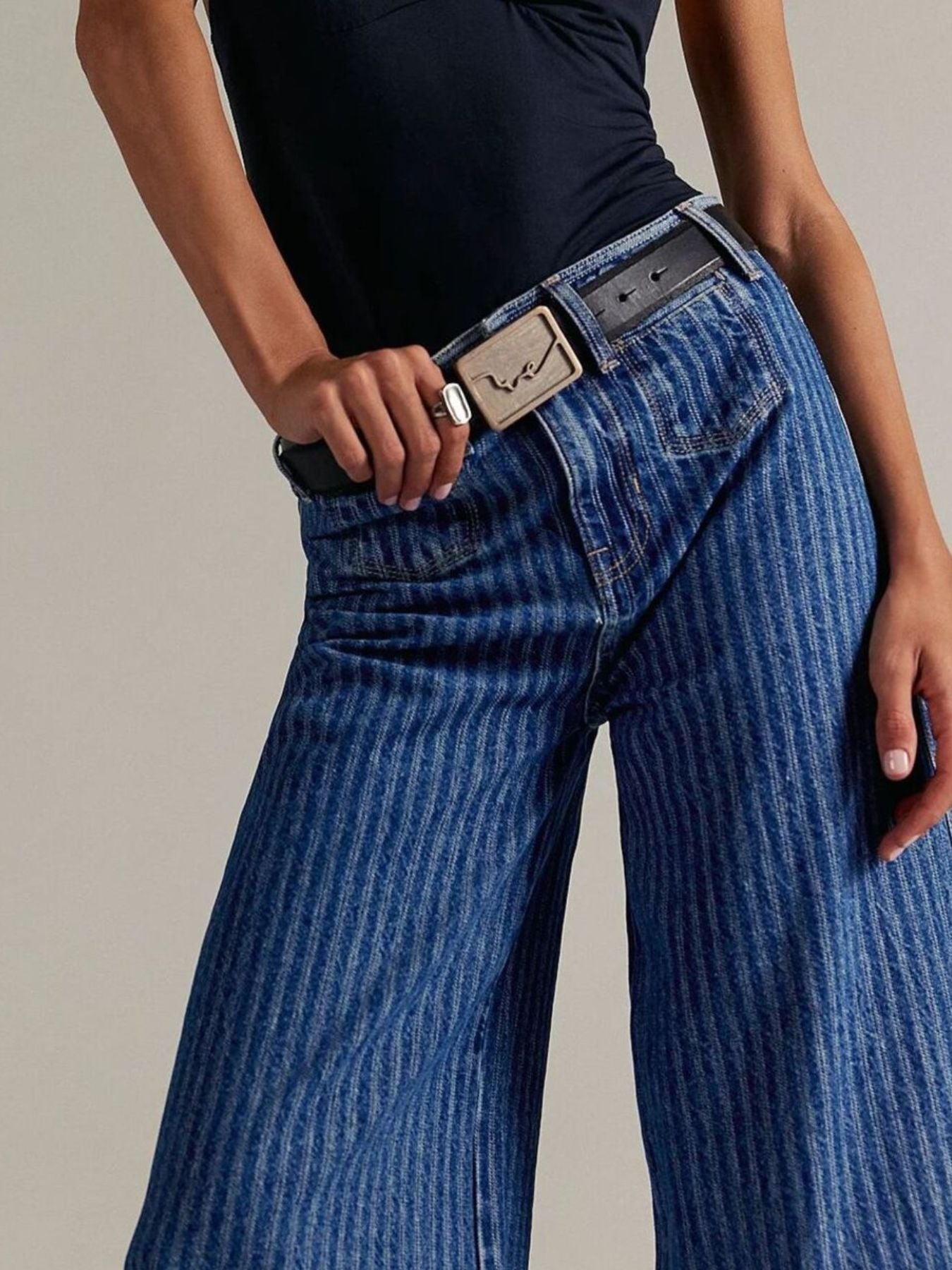 Wide-Leg Cropped Jeans in Light Blue Denim