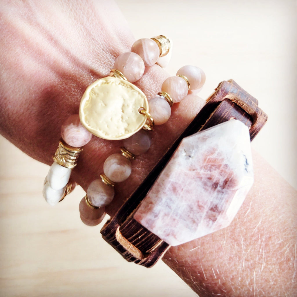 Frosted Sunstone Stretch Bracelet w/ Matte Gold Charm 811q