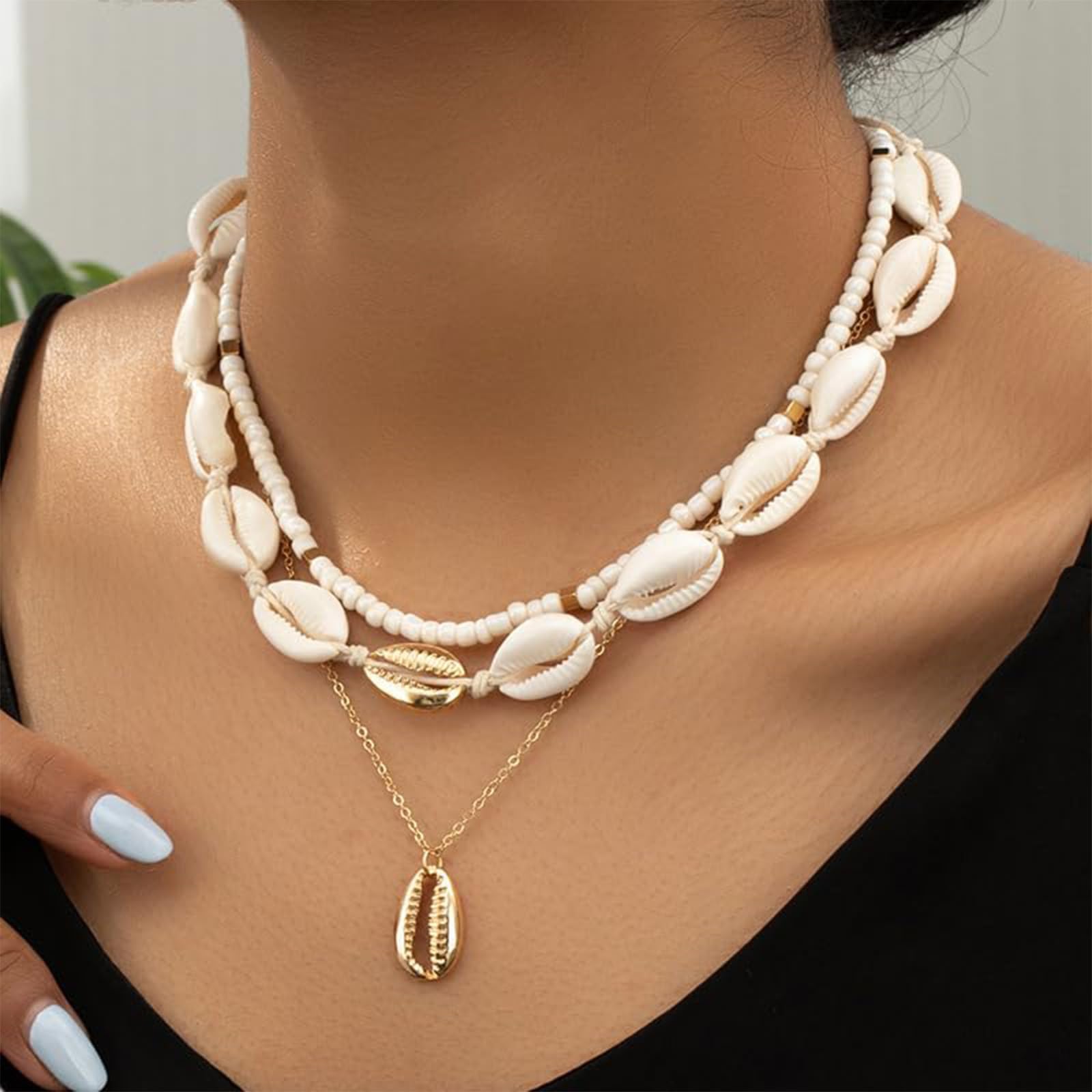 YANCHUN Shell Necklace Beach Jewelry for Women Sea Shell Necklace Layered Gold Shell Charm Necklaces Summer Outfits for Women Beach Fashion Accessories