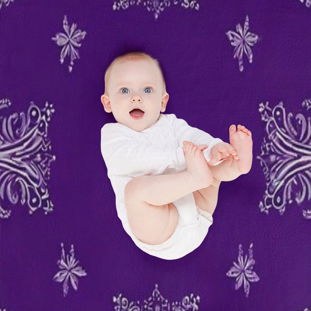 RogerPattern - Pale Purple Elegance White Detail Bandana Throw Blanket