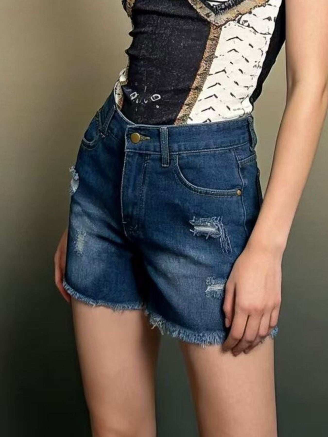 Women's High Rise Distressed Frayed Hem Denim Shorts