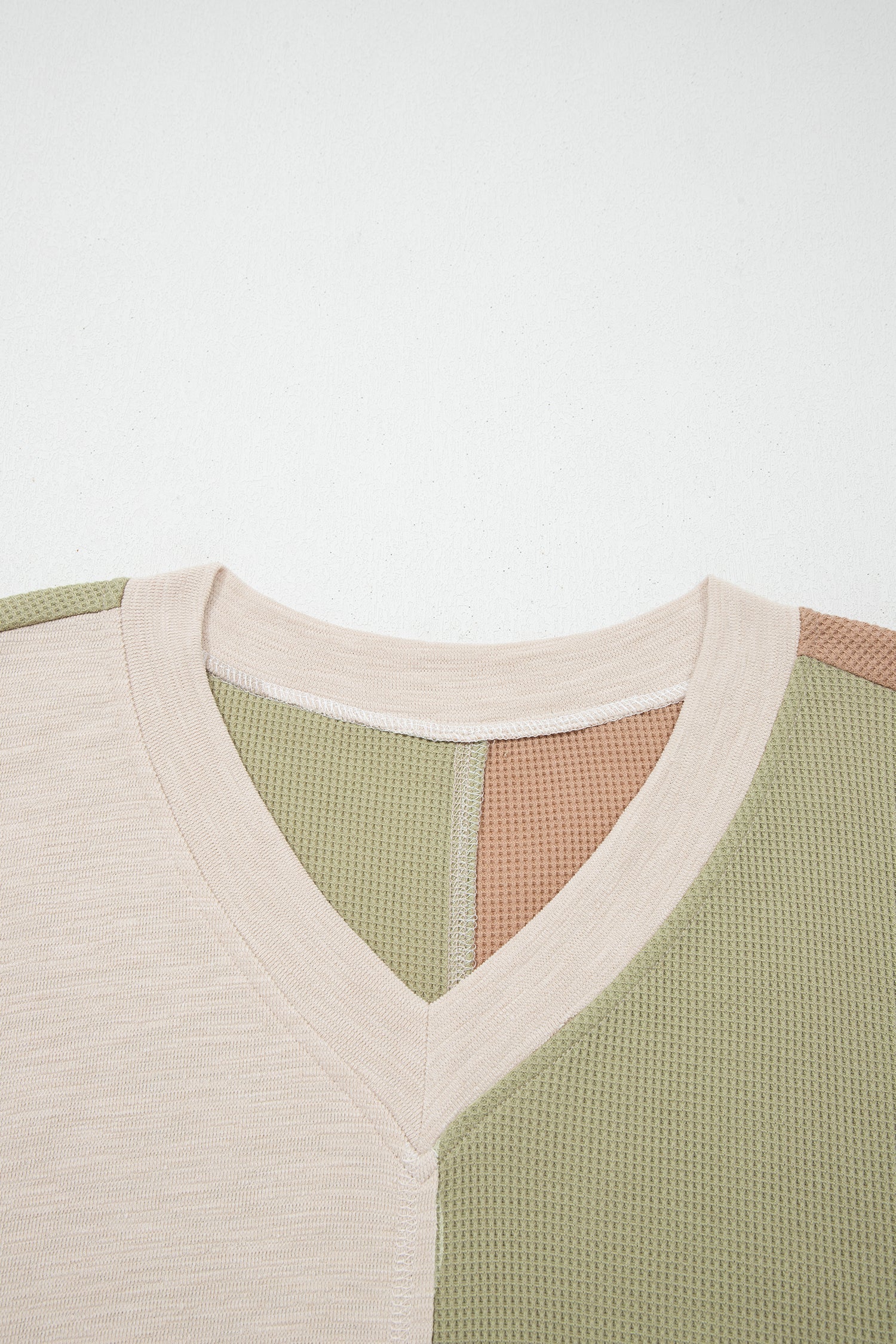 Color Block Patchwork V-Neck Top - Plus Size