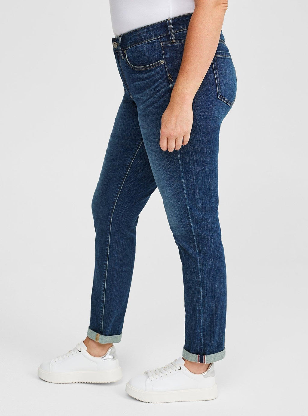 Torrid Women's Plus Size Perfect Boyfriend Mid-Rise Jean