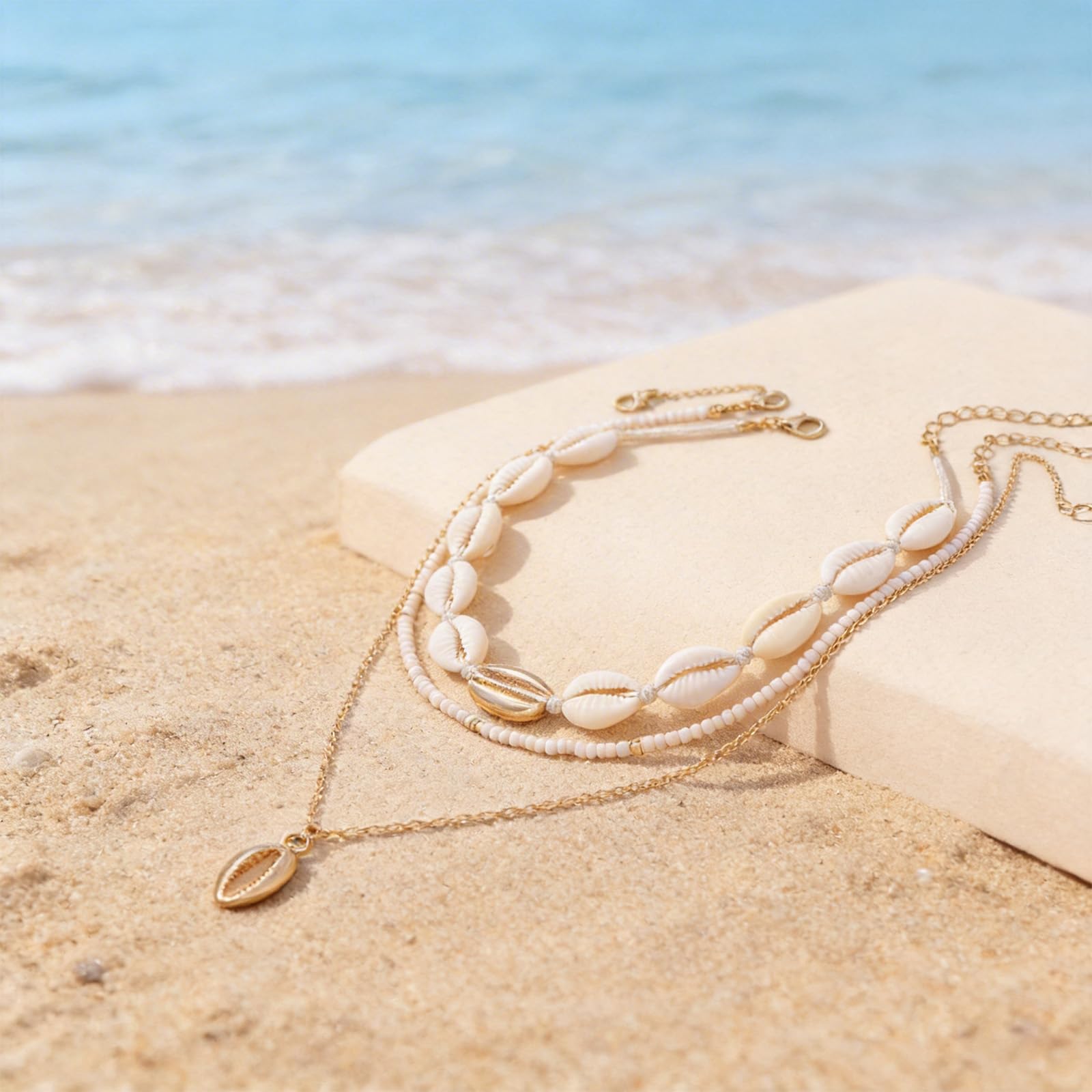 YANCHUN Shell Necklace Beach Jewelry for Women Sea Shell Necklace Layered Gold Shell Charm Necklaces Summer Outfits for Women Beach Fashion Accessories