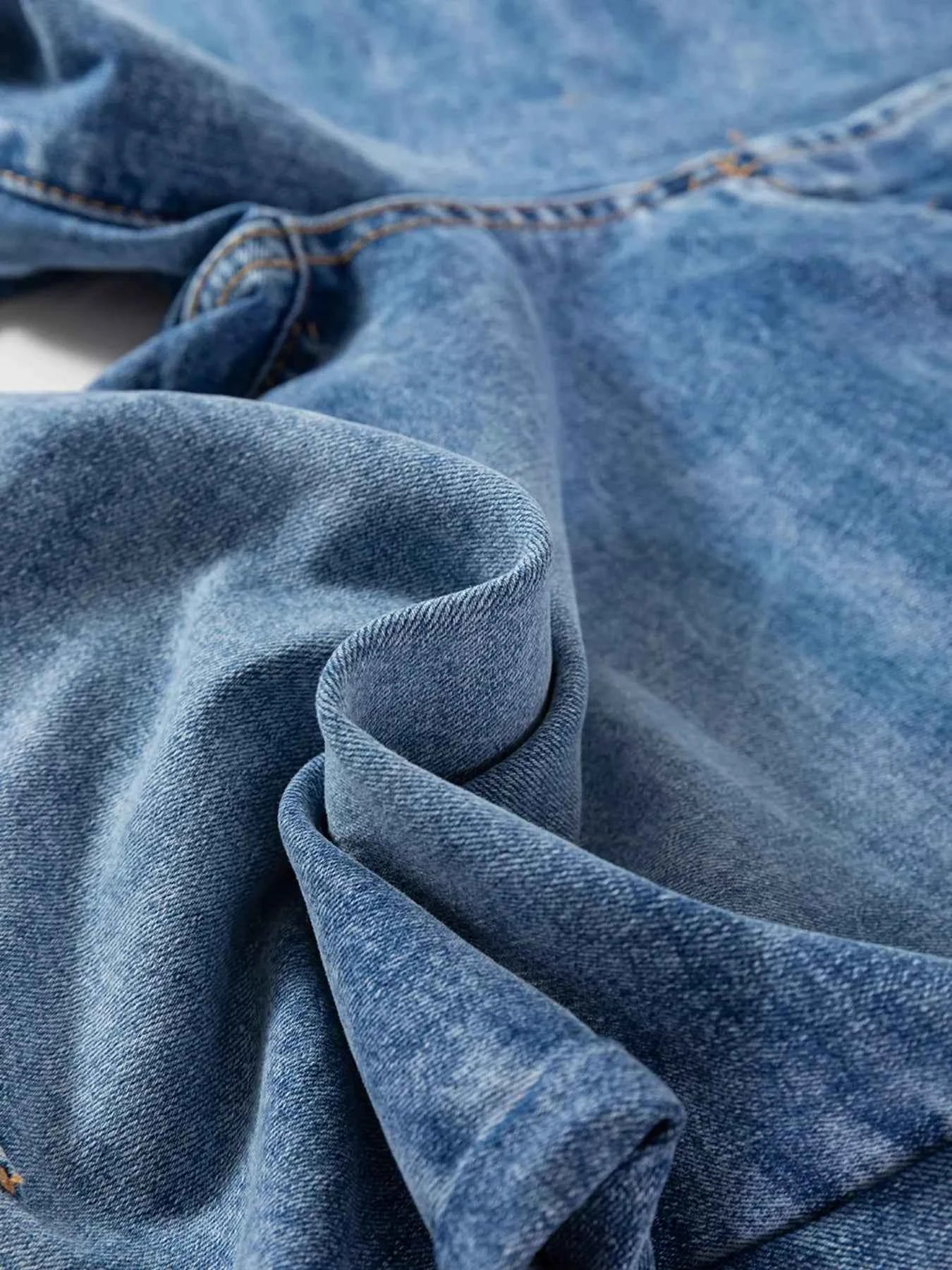 Seam Detail Loose Fit Cropped Jeans