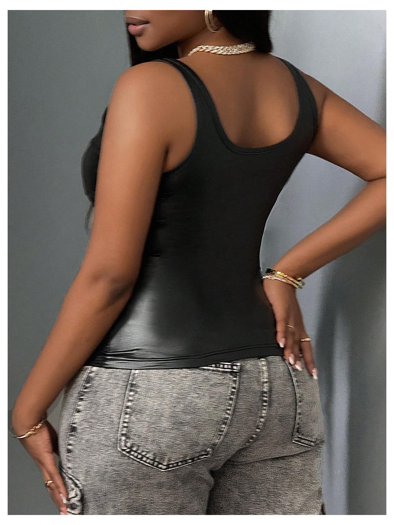 OYOANGLE Women's Faux PU Leather Tank Top Y2K Sleeveless Vest Fitted Ruched U Neck Going Out Tops Party Concert Outfits