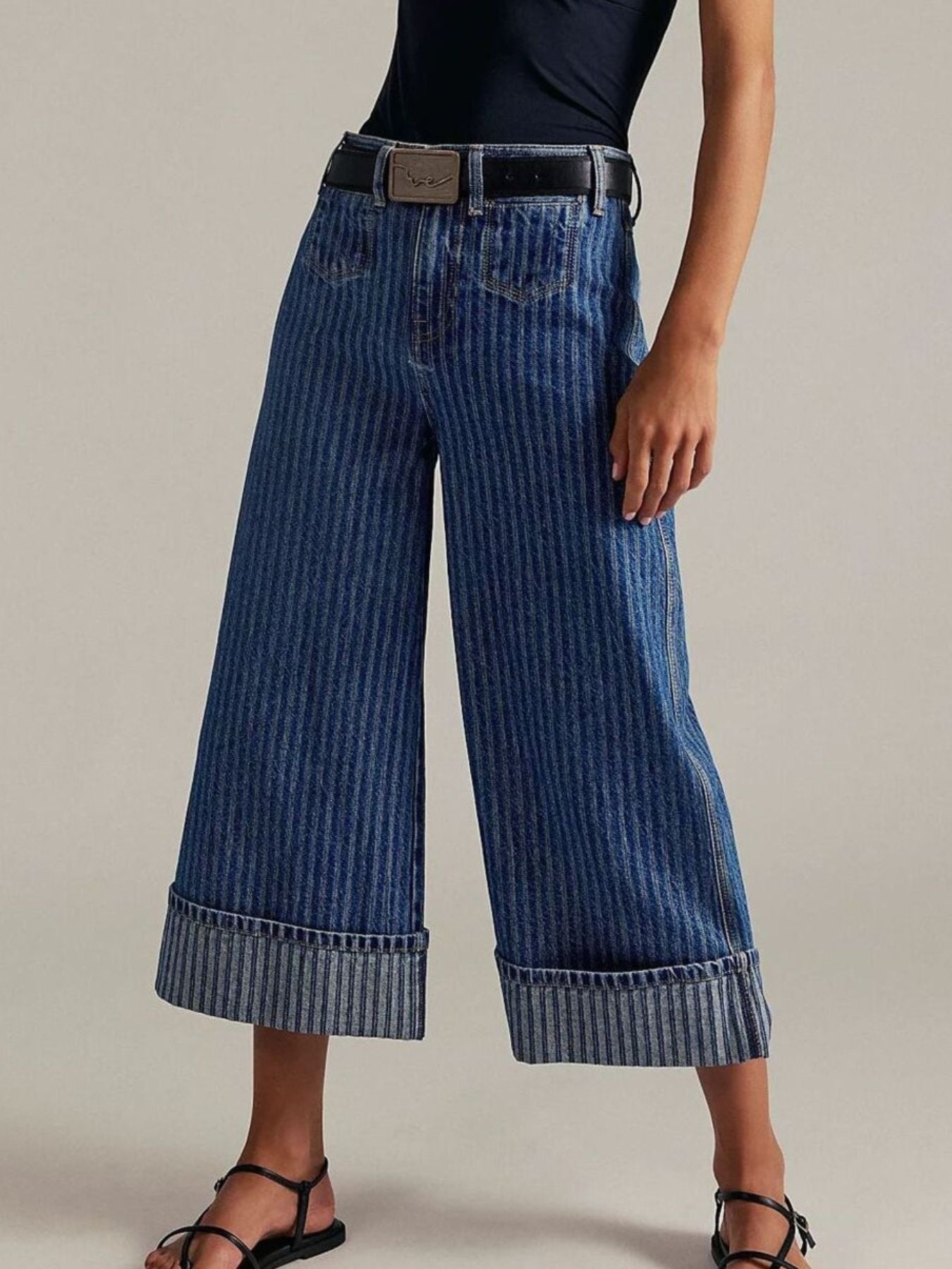 Wide-Leg Cropped Jeans in Light Blue Denim