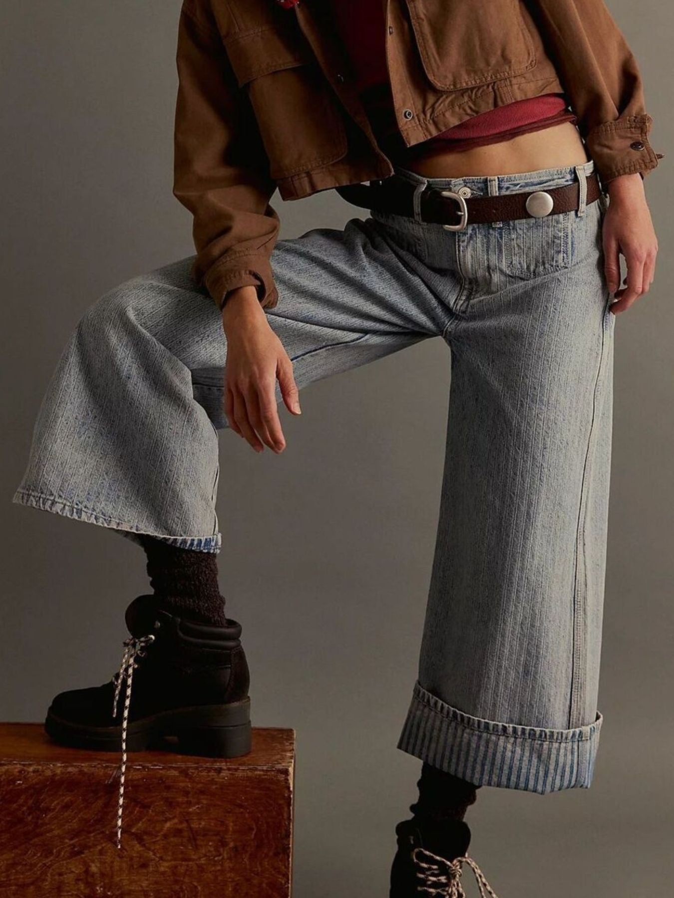 Wide-Leg Cropped Jeans in Light Blue Denim