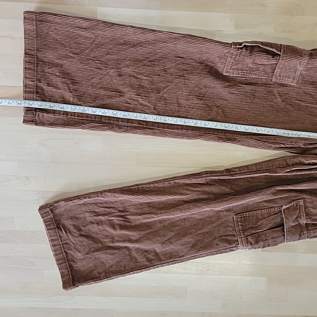 tinceltown Size 1 Cotton Corduroy Low-Rise Cargo Jeans - Pecan