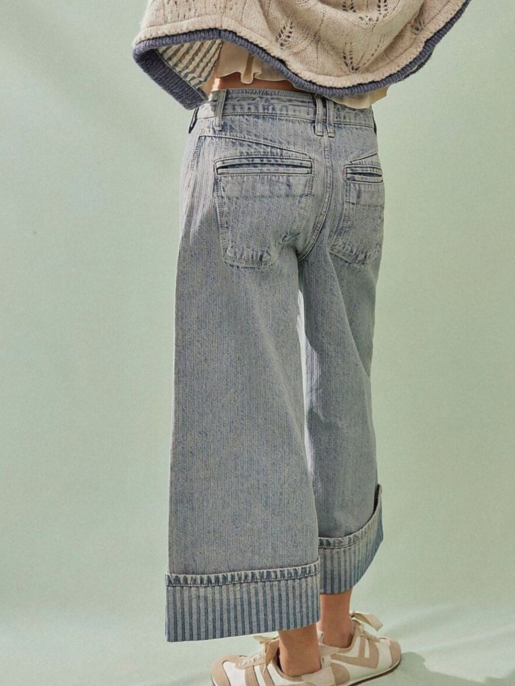 Wide-Leg Cropped Jeans in Light Blue Denim