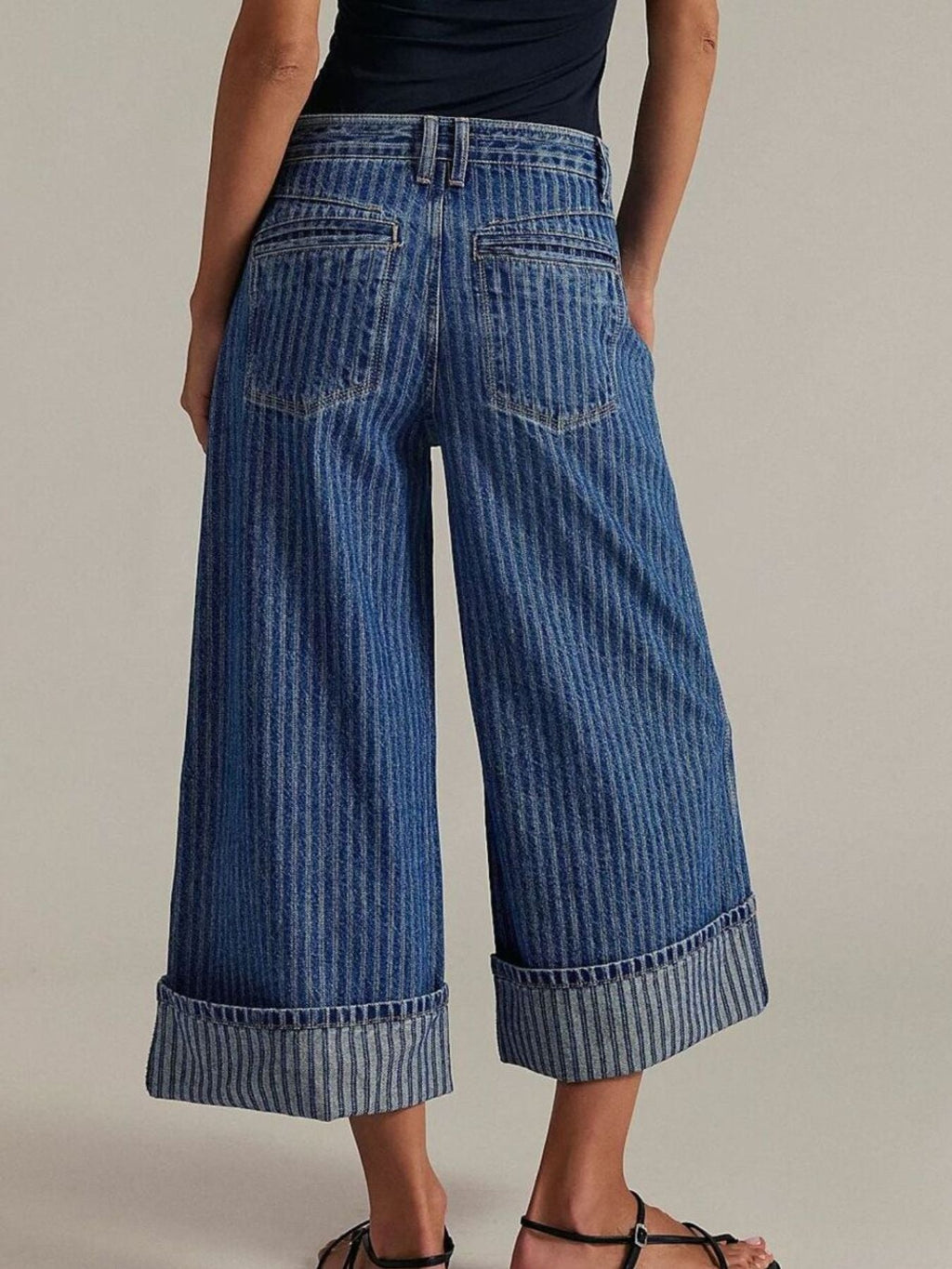 Wide-Leg Cropped Jeans in Light Blue Denim