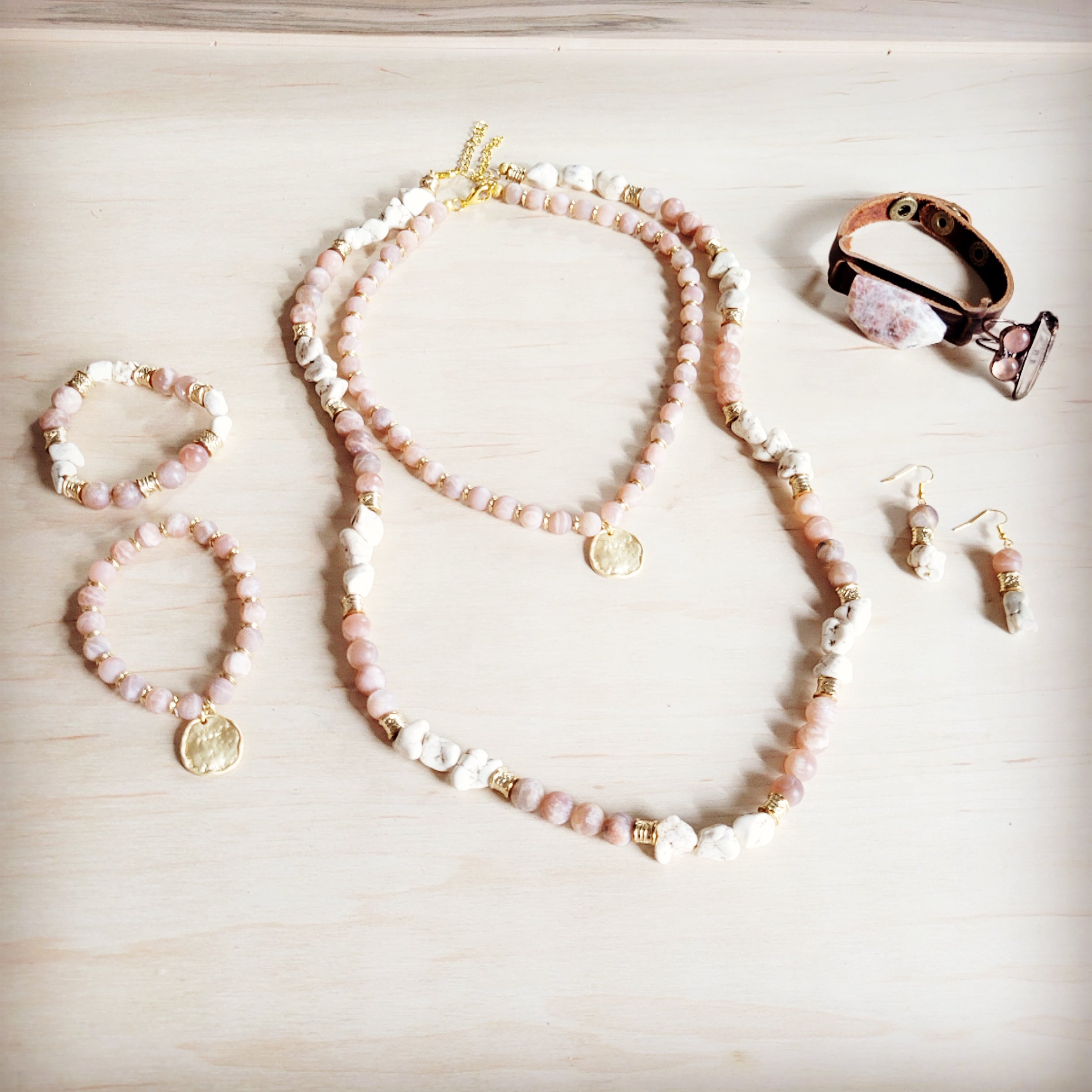 Frosted Sunstone Stretch Bracelet w/ Matte Gold Charm 811q
