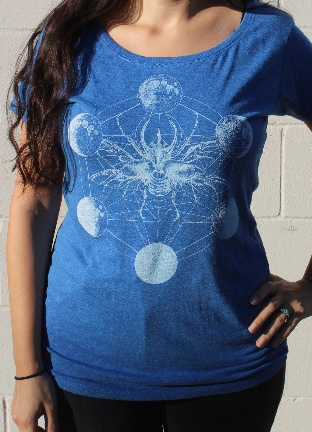 Metatron Beetle Moon Phases - Women Tee