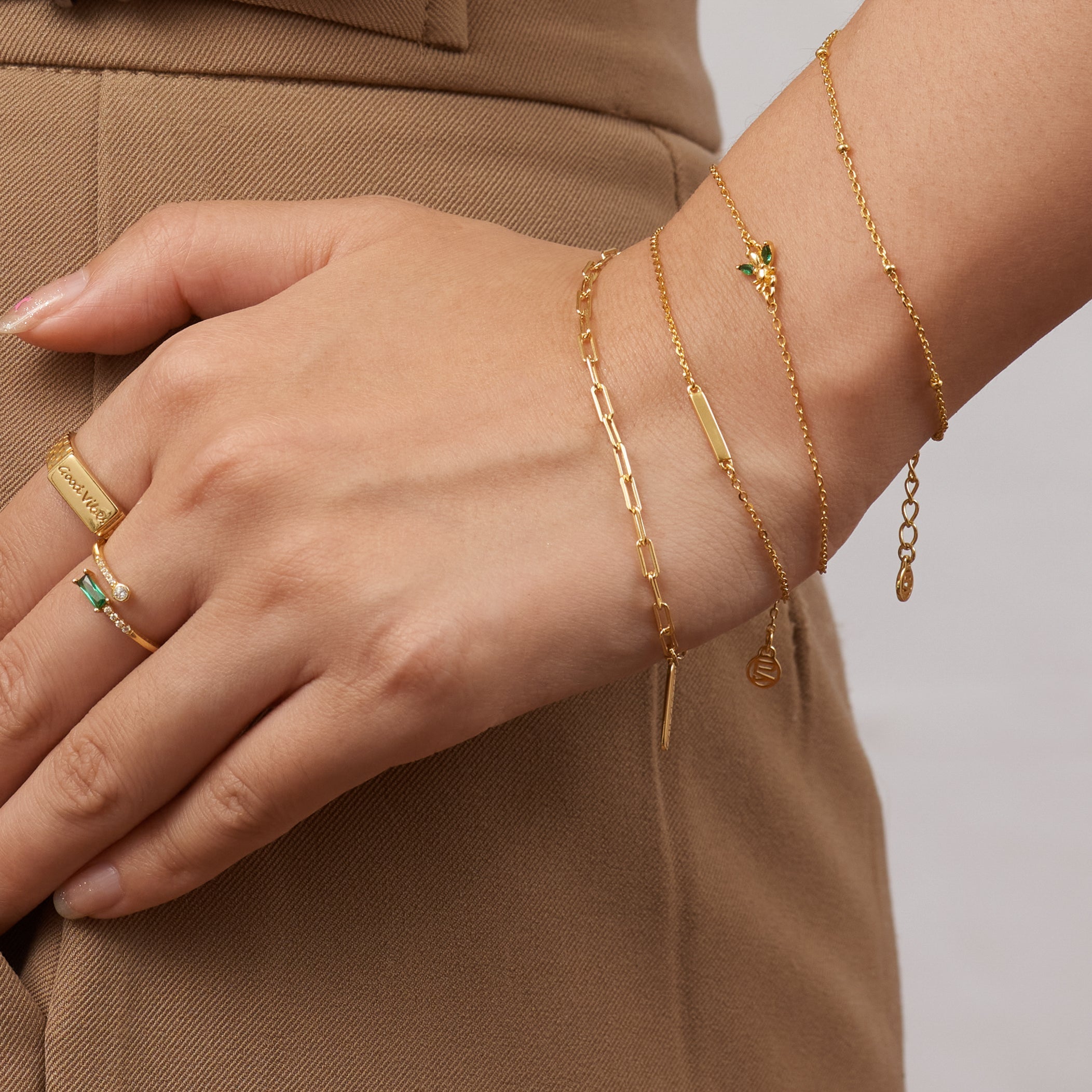 Dainty Bee Bracelet with White Stone