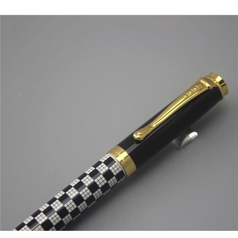 Checkers Pen