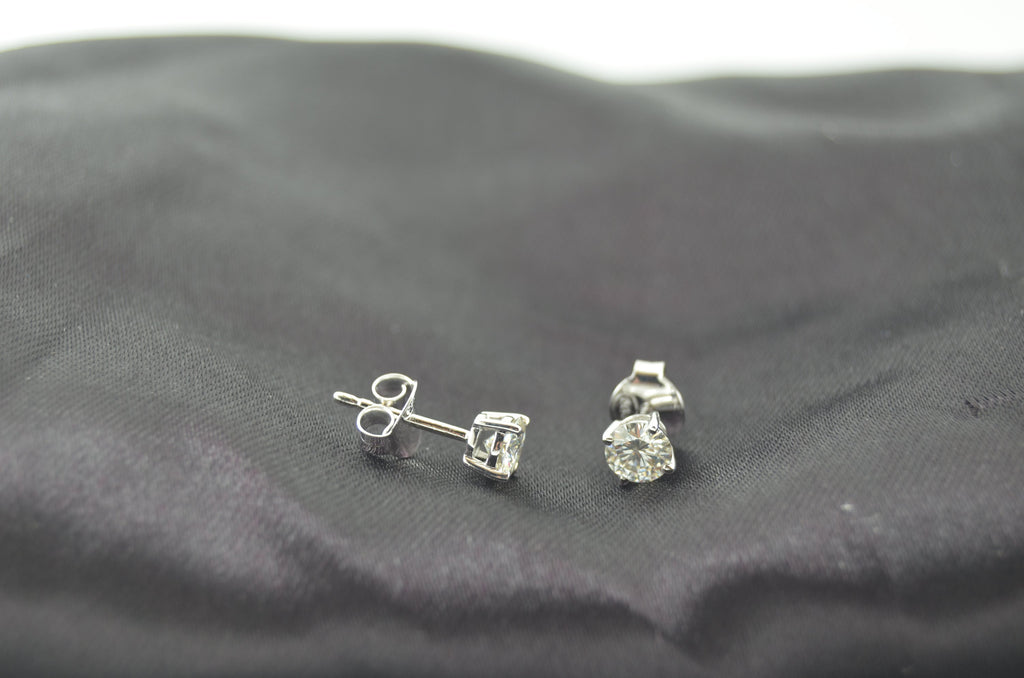 Brilliant 0.80ct Moissanite 14K White Gold Stud Earrings for Women