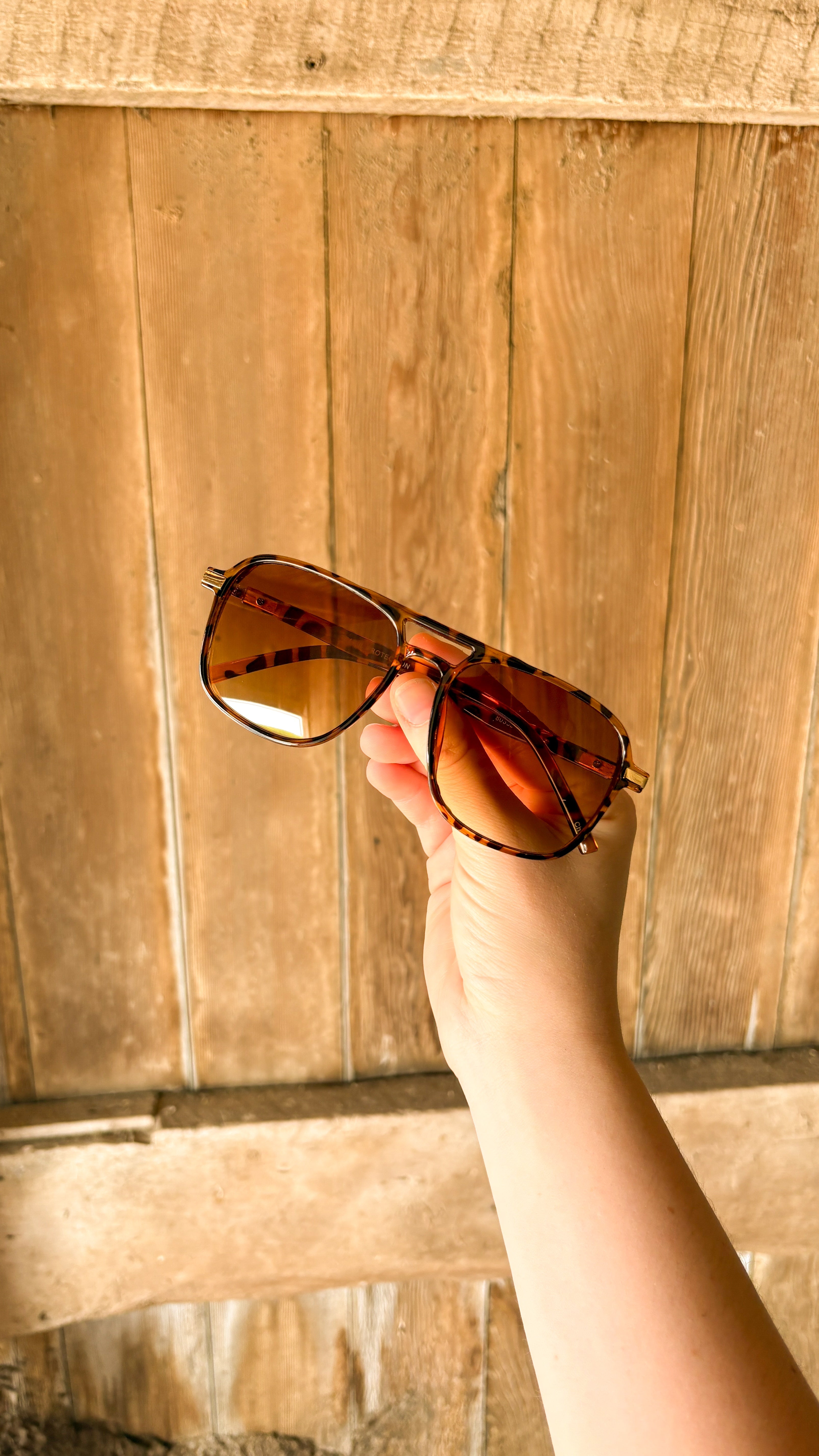 AVIATOR SUNGLASSES