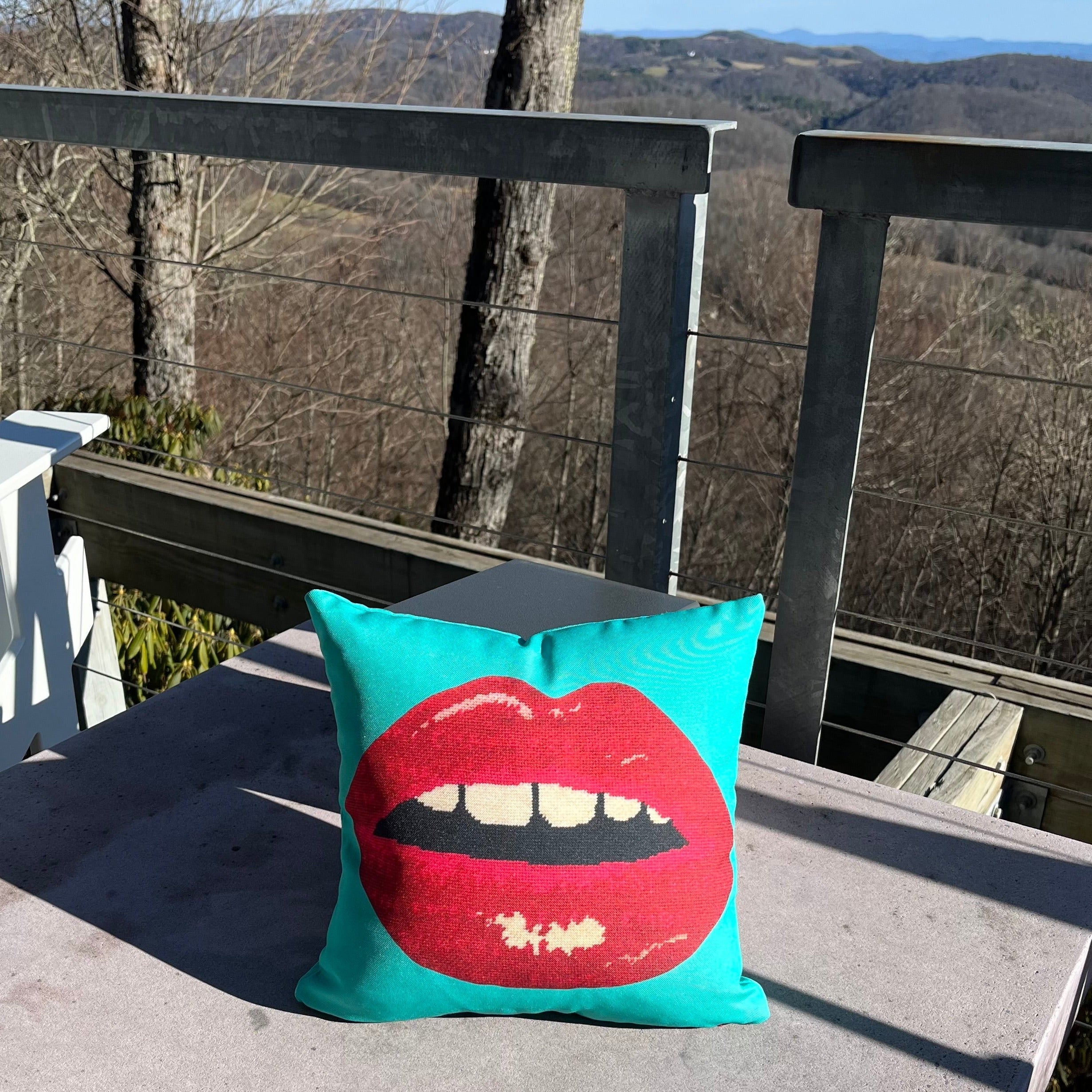 outdoor EMBRASSE MOI