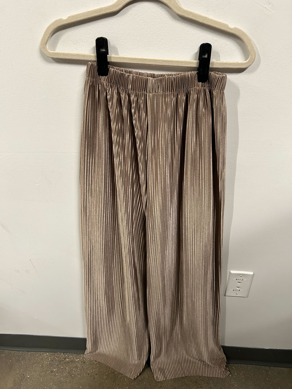 Champagne Gold Plissé Lounge Set