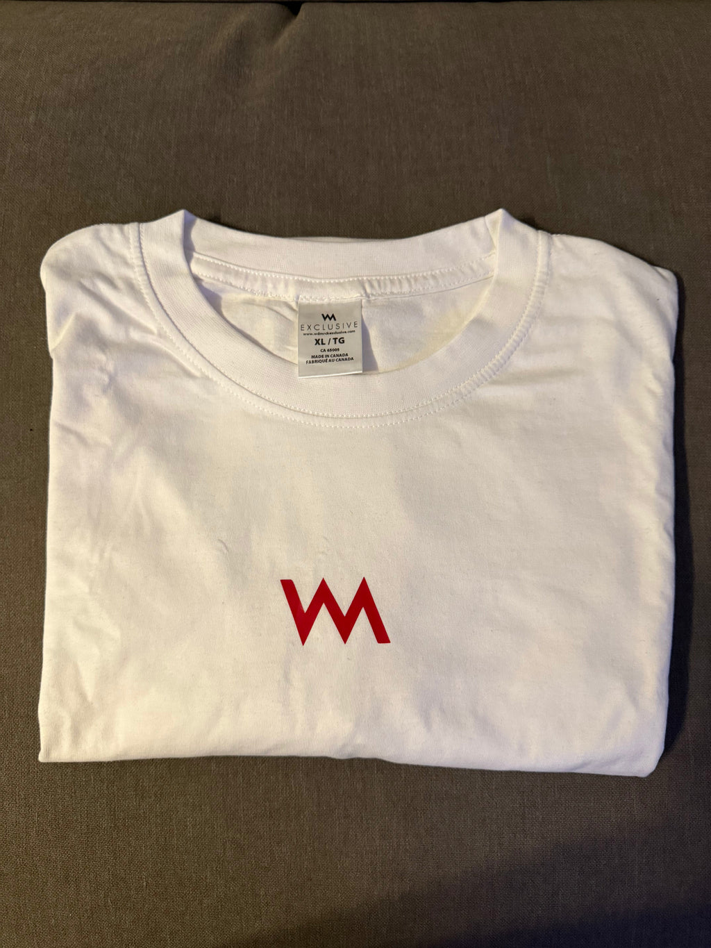 WHITE T-SHIRT W/ RED LOGO