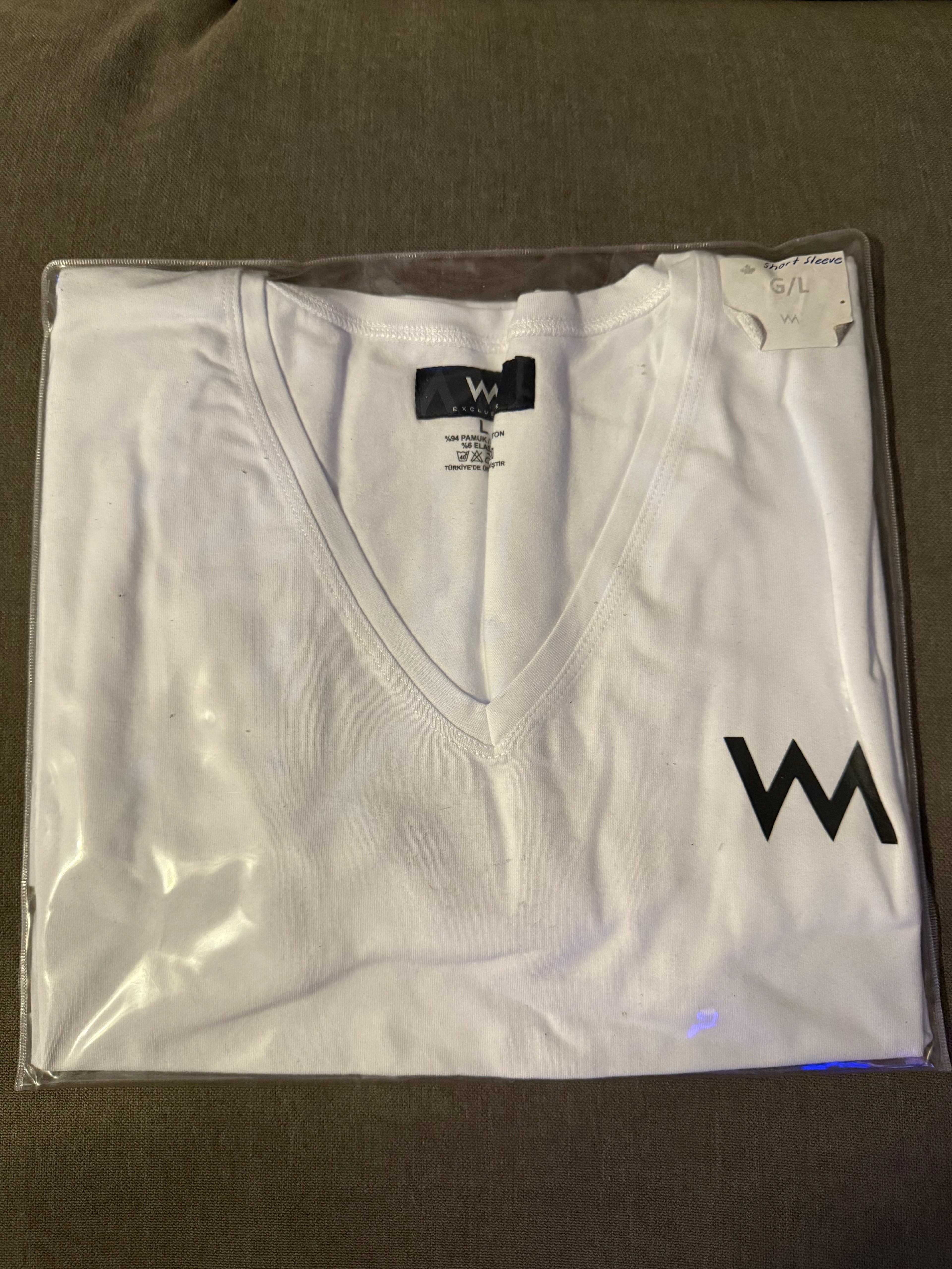 V NECK LOGO T-SHIRT