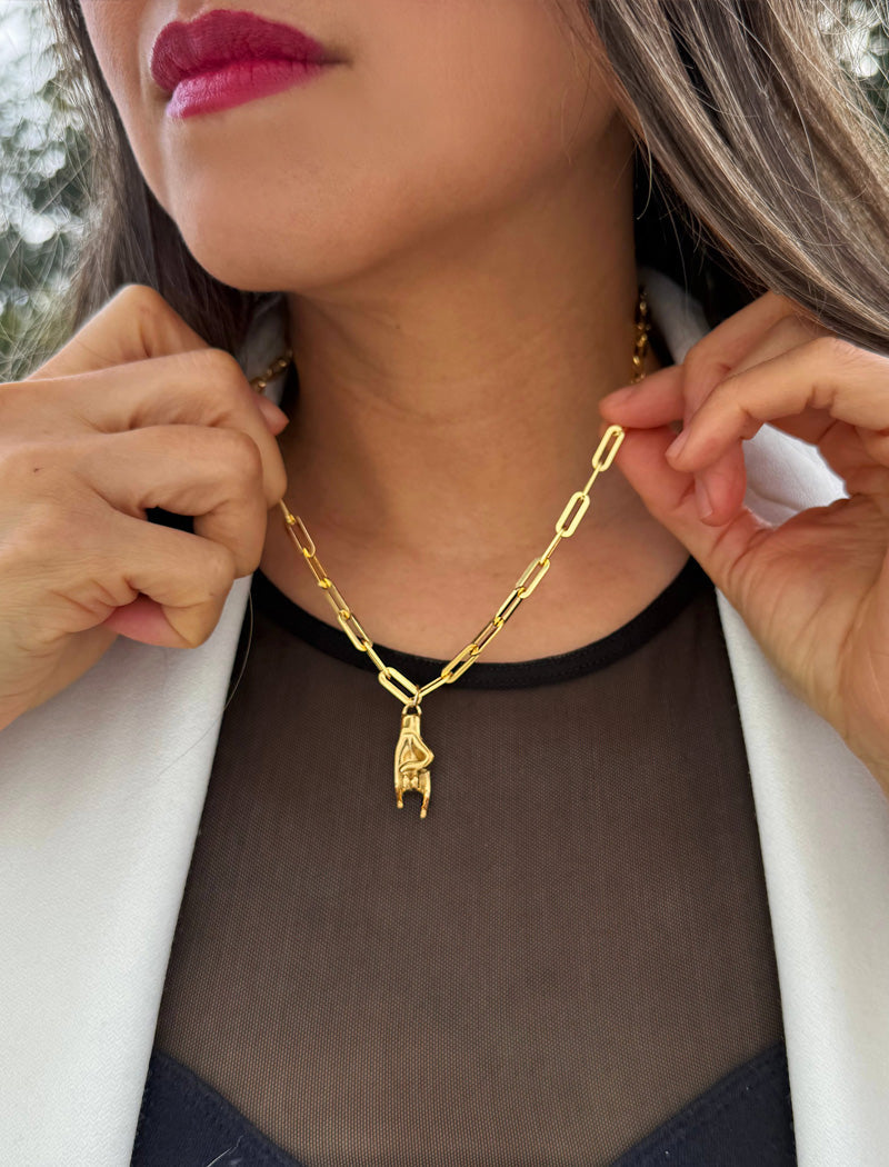 ITALIAN HAND Pendant Link Chain Necklace