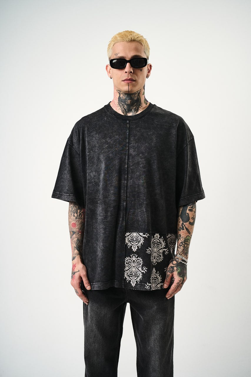 Oversize Cotton Tee - Ornate Pattern Graphic Print Shirt
