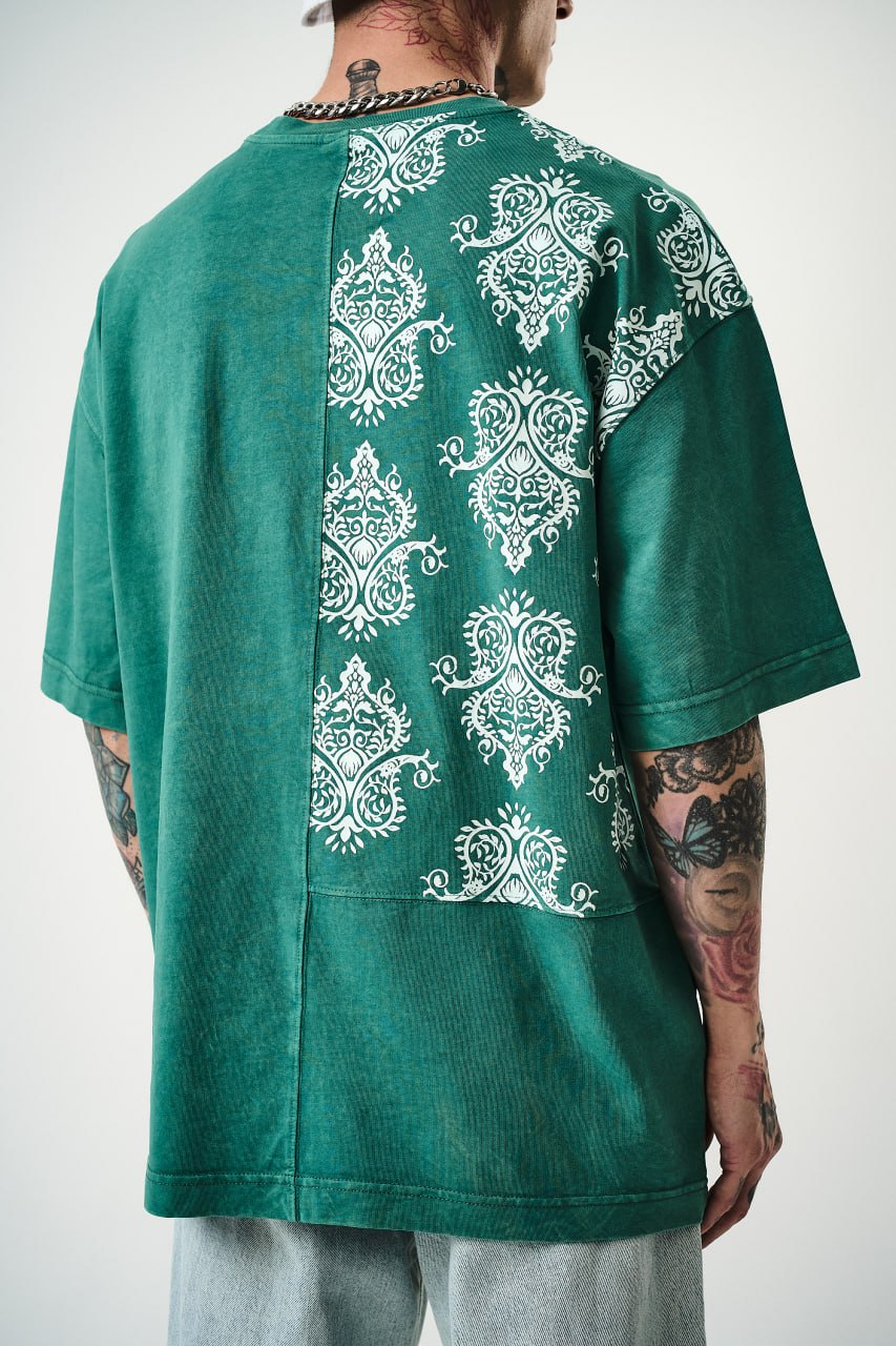 Oversize Cotton Tee - Ornate Pattern Graphic Print Shirt