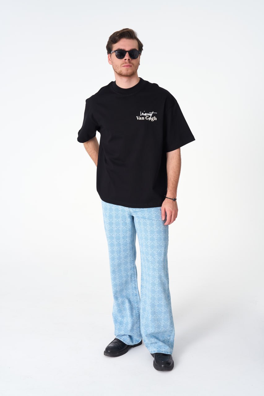 Oversize Cotton Tee / Vincent Van Gogh Artist Name & Art Print