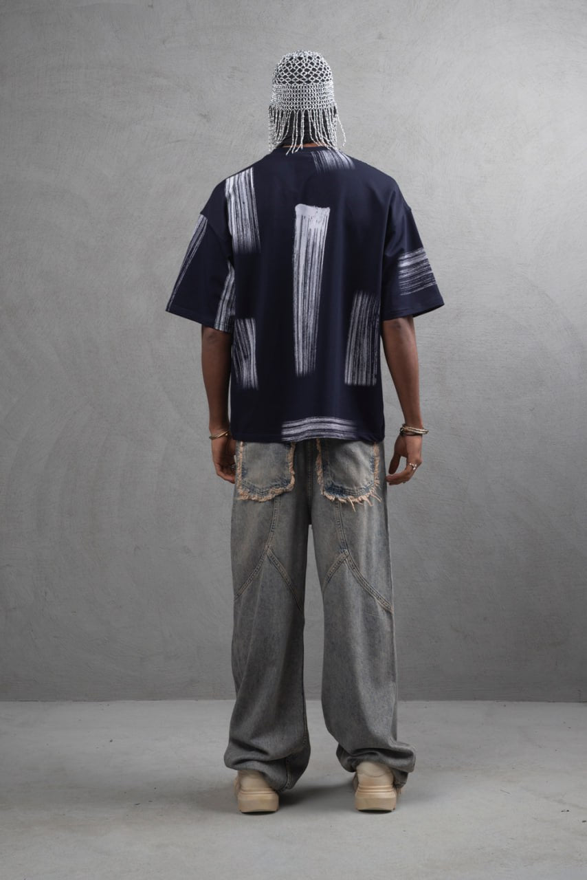 Oversize Graphic Cotton Tee - Abstract Vertical Stroke Print