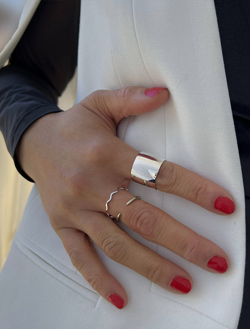 RAMEN NOODLE Thin Wavy Stacking Ring