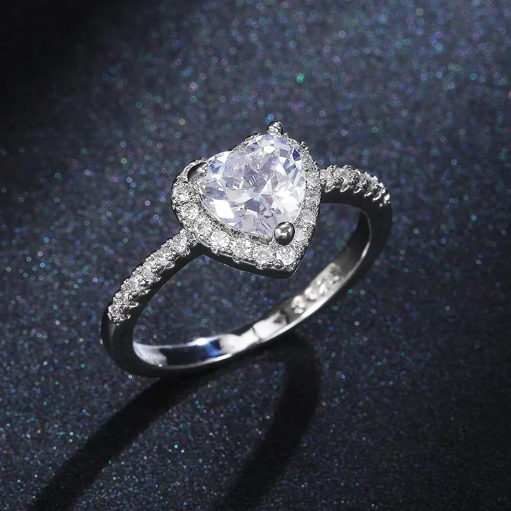 2025 New European and American Peach Heart Ring Women's Personalized Love Shaped Zircon Inlaid Diamond Fashion Jewelry Wholesale