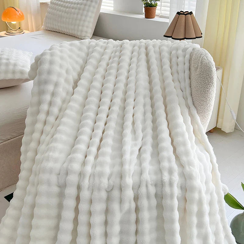 White Luxury Imitation Fur Plush Blanket Warm Super Soft Blankets Bed Sofa Cover Fluffy Throw Blanket for Bedroom Couch Travel