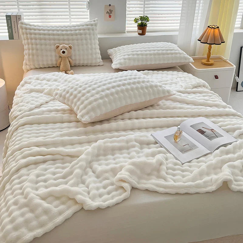 White Luxury Imitation Fur Plush Blanket Warm Super Soft Blankets Bed Sofa Cover Fluffy Throw Blanket for Bedroom Couch Travel