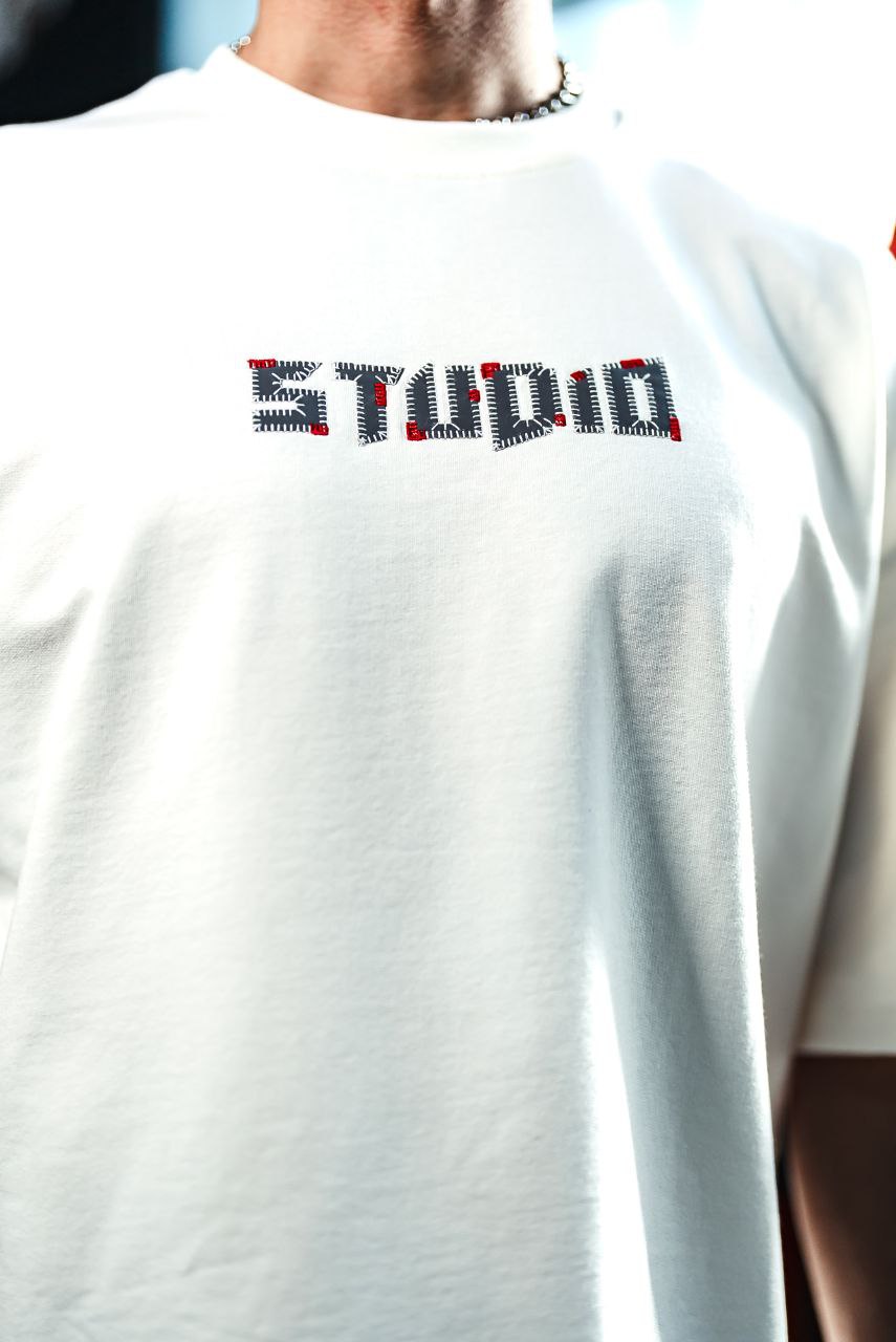Studio Graphic Cotton Tee - Minimalist Text Print T-Shirt