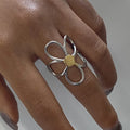 Two-Tone Daisy Flower Ring - Delicate Floral Statement