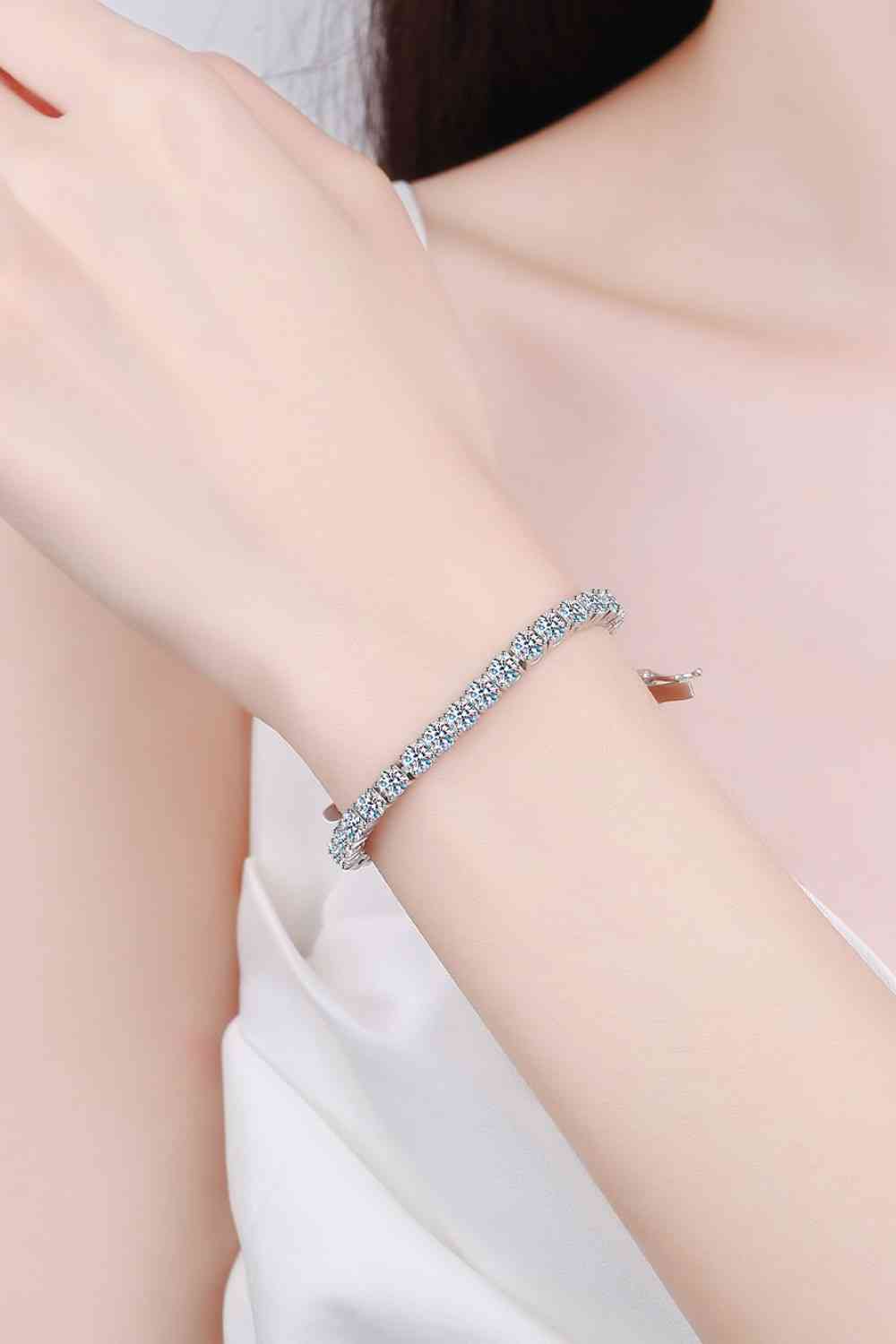 Moissanite Elegance Bracelet – Minimalist Design with 4.9 Carats of Sparkle See size chart under “more details”