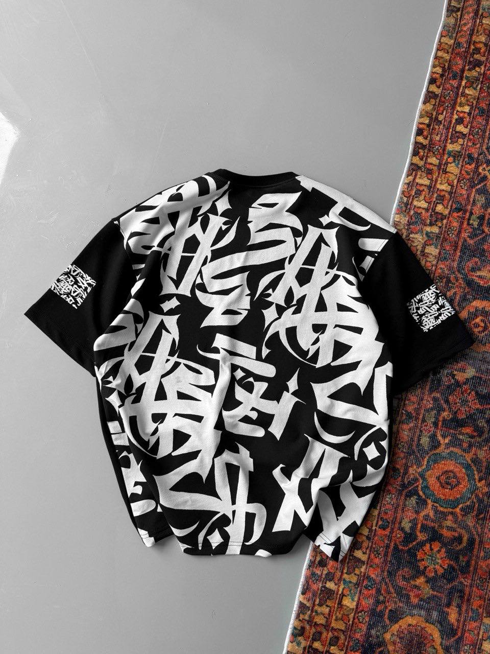 Graffiti Print Oversized T-Shirt - Unisex Urban Streetwear Tee