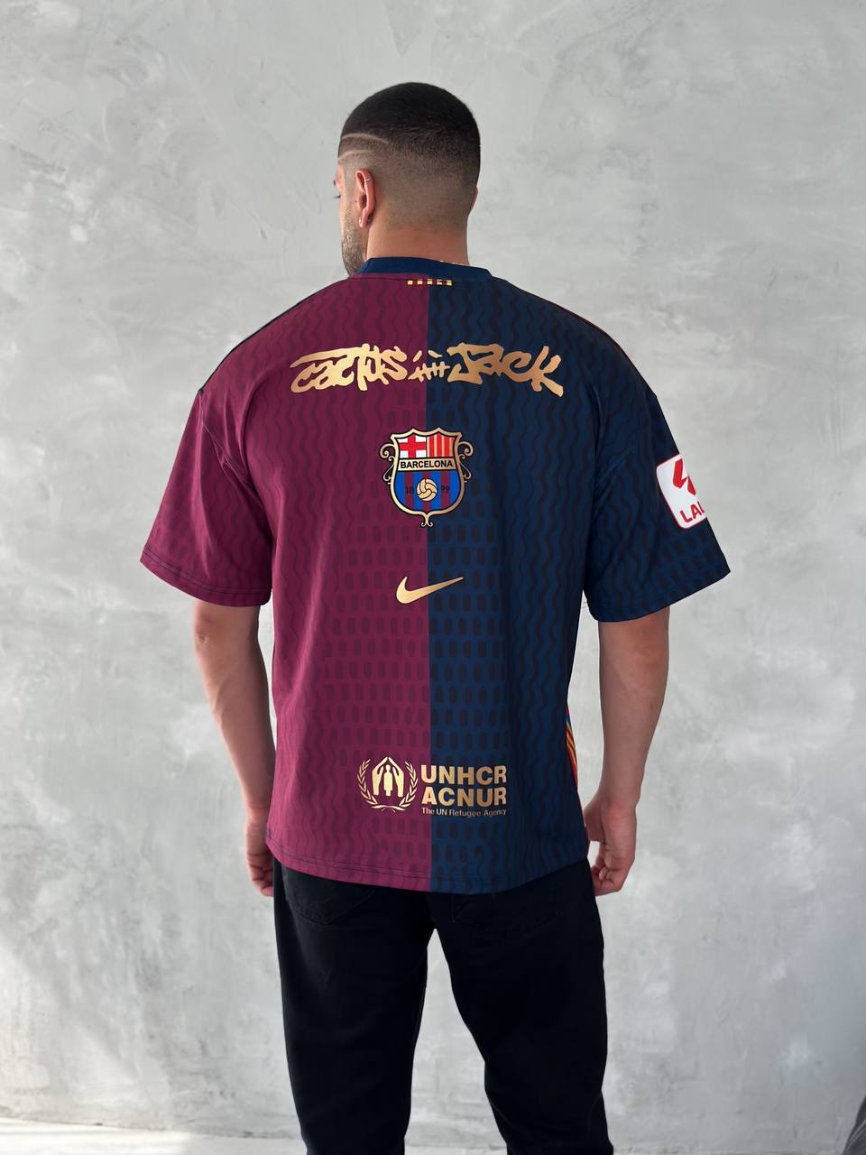 Iconic Fusion Two-Tone Athletic Tee – Oversized Streetwear with Team-Inspired Style
